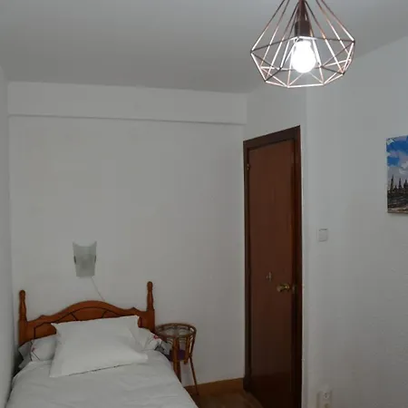 Apartment En La Romareda A 10 Min Del Centro En Tranvia - Alfonso